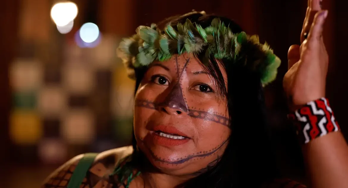 Alessandra Munduruku critica acordo de venda de créditos de carbono do Pará e questiona consulta a indígenas