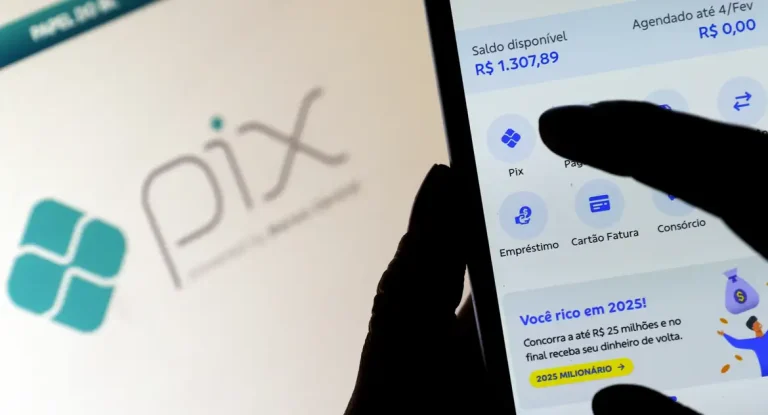Transações bancárias digitais atingem 82% no Brasil em 2024, impulsionadas pelo celular e Pix
