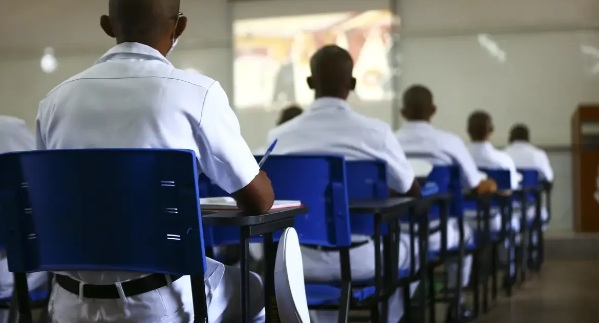 Jovens nascidos em 2007 têm até 30 de junho para realizar alistamento militar obrigatório ou voluntário
