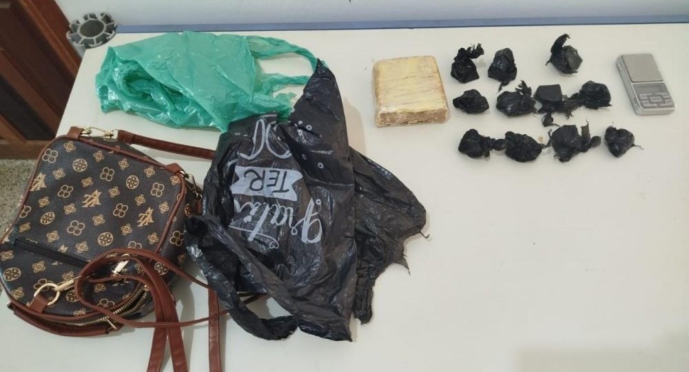 Polícia desarticula ponto de tráfico e prende dupla com mais de meio quilo de crack