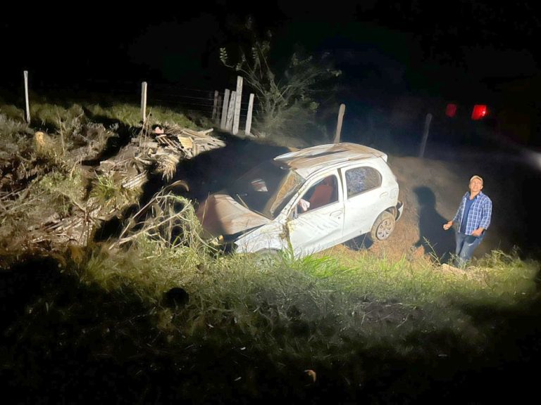 Motorista capota veículo ao retornar de celebração de festa na igreja; perda total - News Rondônia