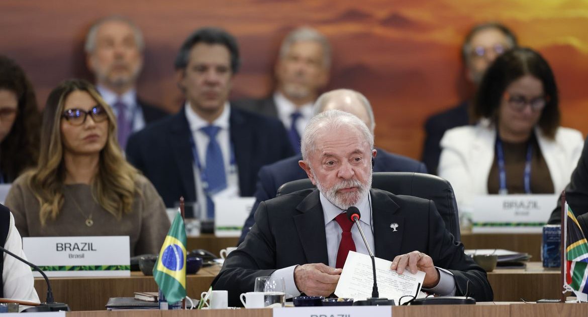 Lula critica FMI e Banco Mundial e defende maior poder do sul global em Cúpula do BRICS
