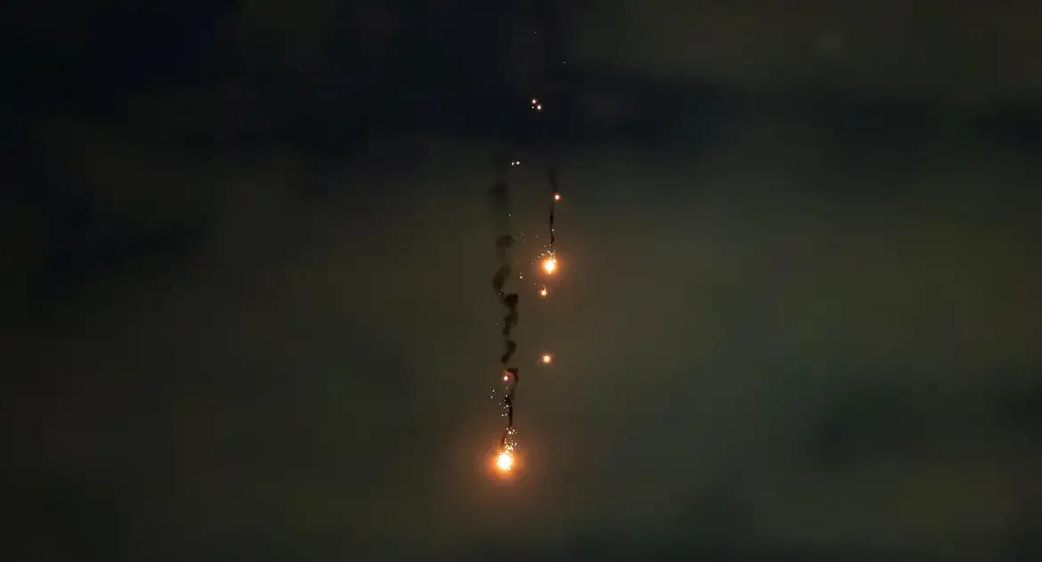 Ucrânia ataca base aérea russa enquanto Rússia intensifica bombardeios com drones