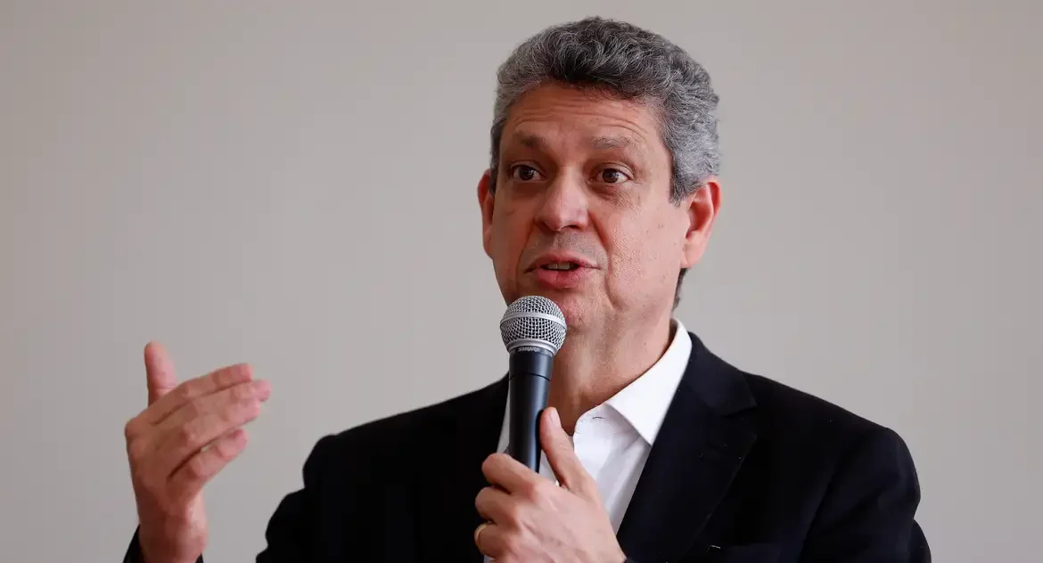Ministro Márcio Macêdo defende justiça tributária e nega aumento de impostos para a população