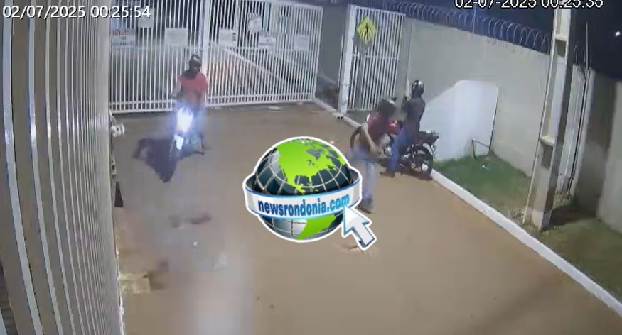 Motoboys quebram portão de condomínio em protesto na zona leste