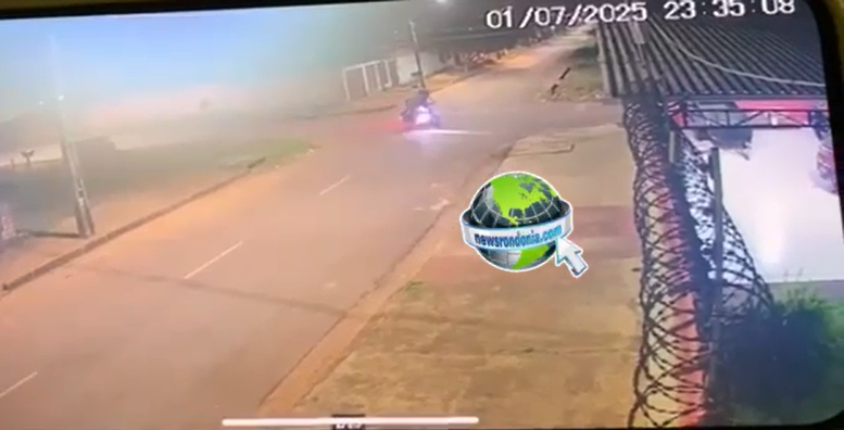 VÍDEO: Colisão entre motos deixa três feridos graves na zona leste