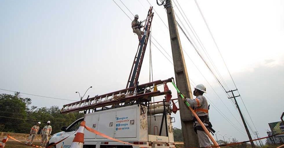 Desligamento programado garante segurança e melhorias na rede elétrica em Rondônia