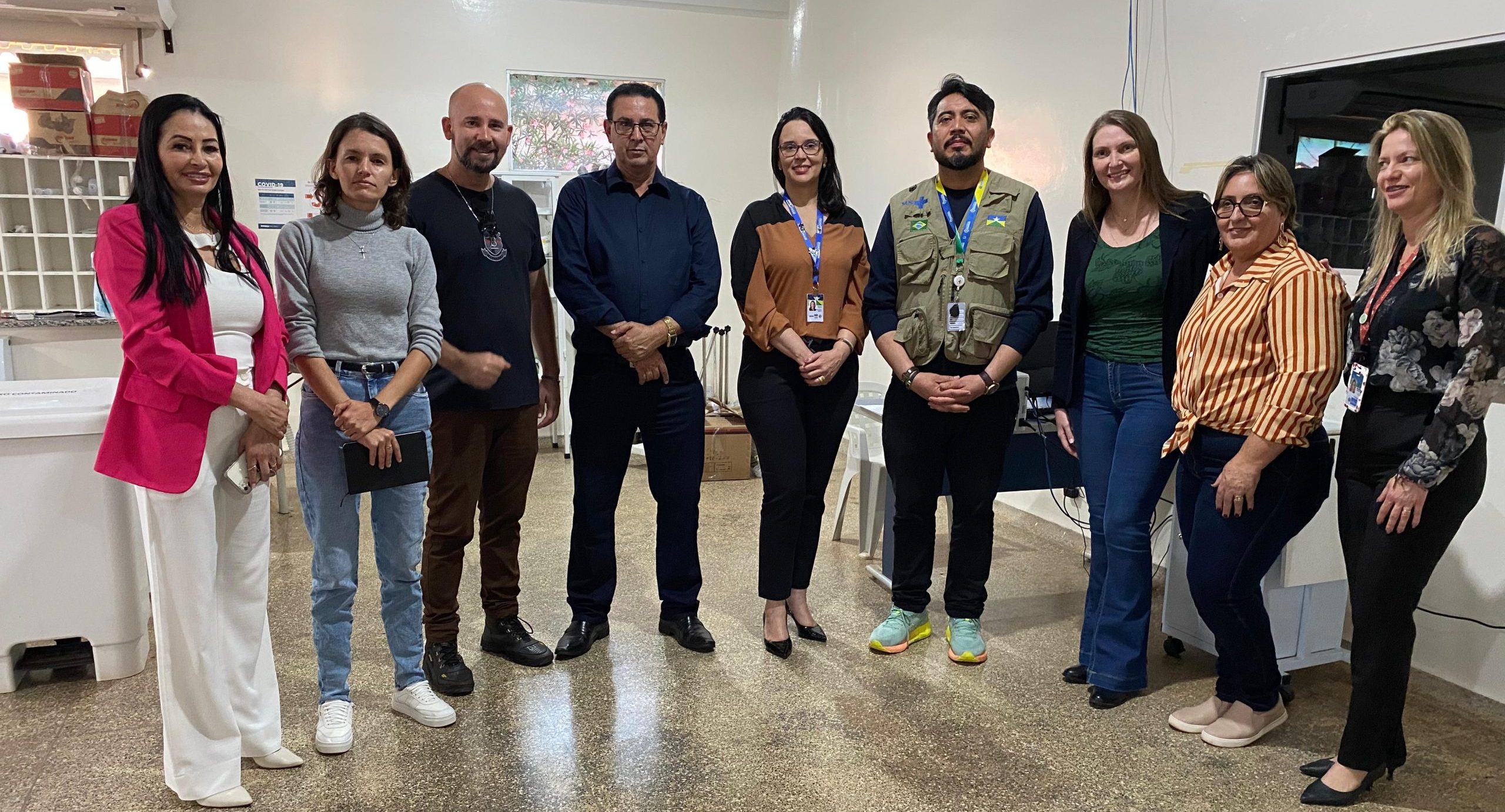 Deputada Gislaine Lebrinha entrega R$ 2 milhões e arco cirúrgico para hospital de Rolim de Moura