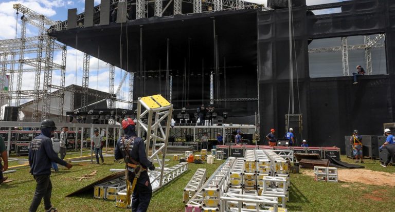 Montagem de palco e som: Energisa alerta empresas sobre riscos com rede elétrica - News Rondônia