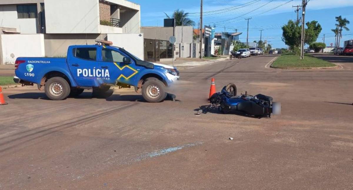 Acidente deixa motociclista ferido e motorista foge do local