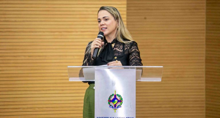Cláudia de Jesus solicita construção de quadra poliesportiva na escola Cora Coralina, em Ji-Paraná - News Rondônia