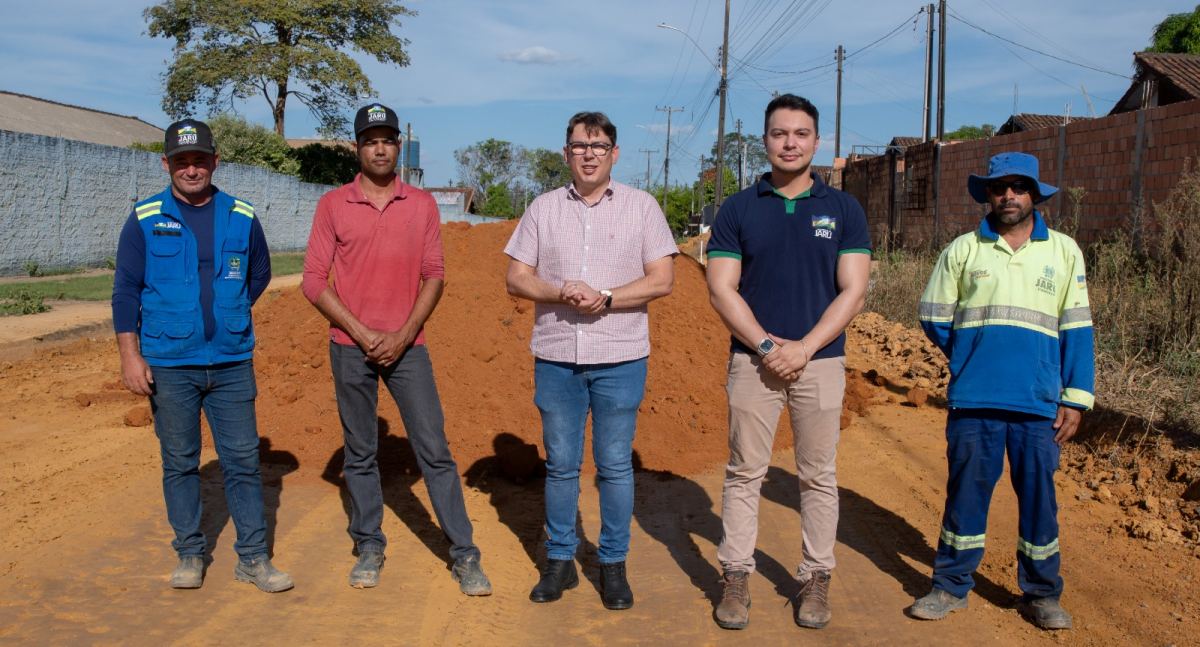 Rua Cândido Portinari, no setor 07 de Jaru, recebe nova pavimentação asfáltica