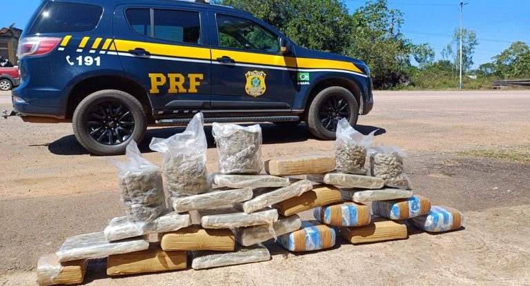 PRF apreende drogas em táxi, em Porto Velho