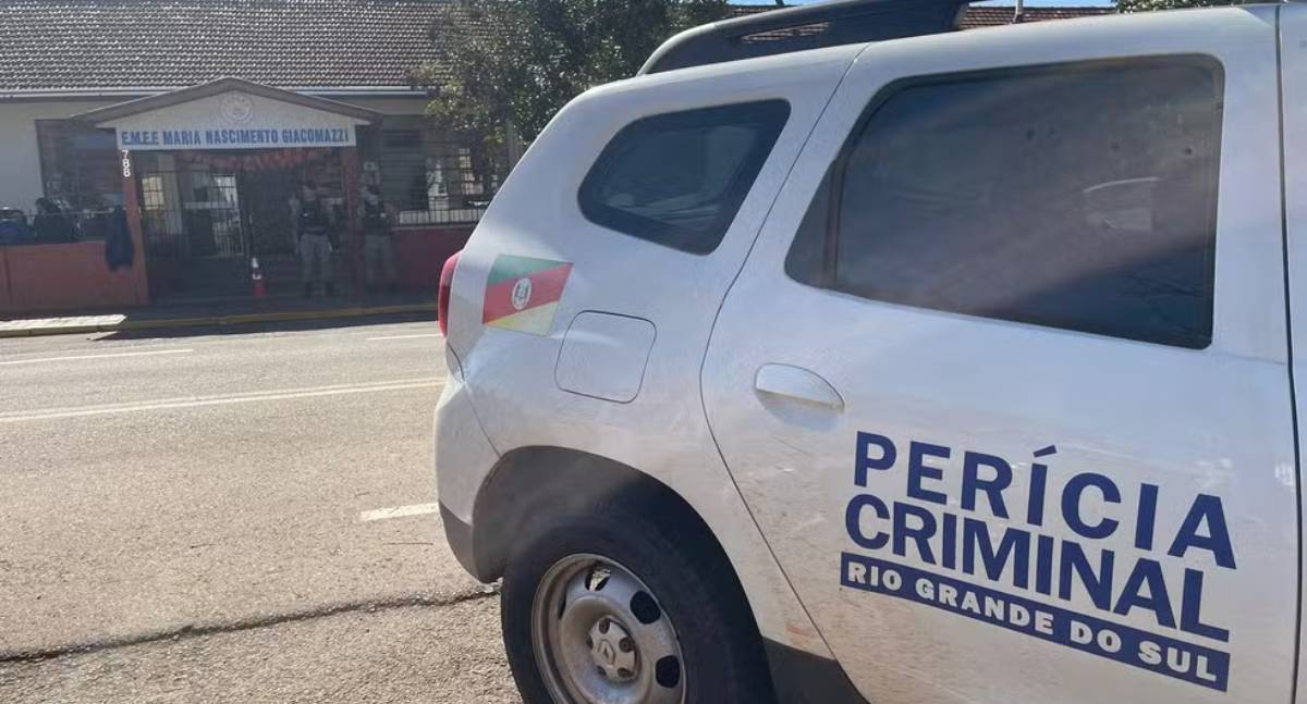 Adolescente invade escola, mata criança e fere outras duas com faca no RS