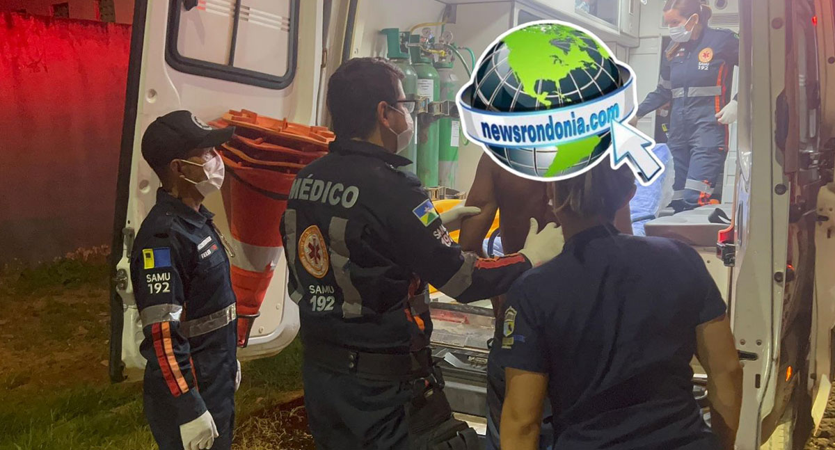 Jovem de 17 anos foi socorrido com ferimentos nas costas após pedir ajuda em via pública
