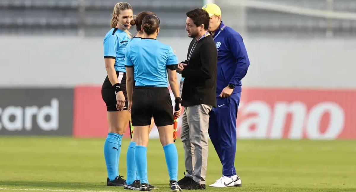 Arthur Elias critica estrutura da Copa América Feminina