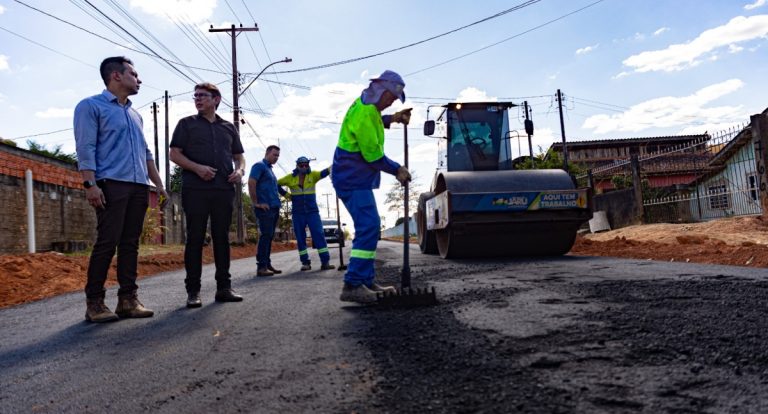 Rua Cândido Portinari recebe pavimentação no setor 07