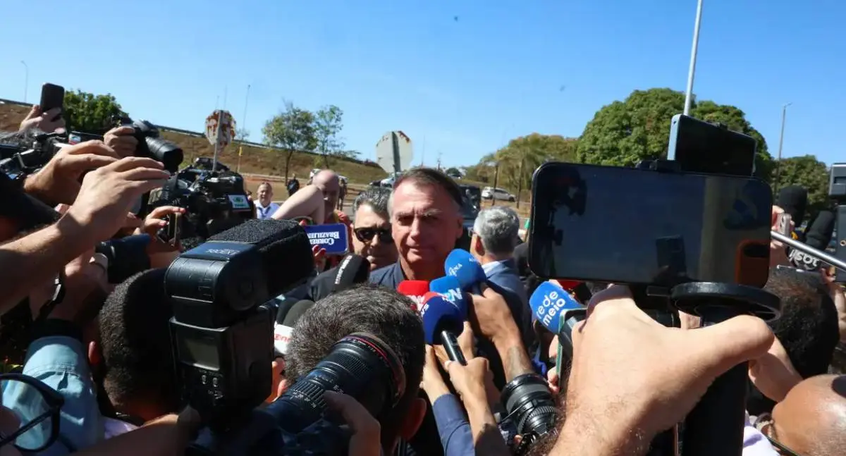 Bolsonaro nega descumprimento de restrição de Redes Sociais ao STF