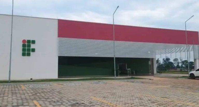 Campus Guajará-Mirim do IFRO seleciona colaboradores para curso de Manicure e Pedicure