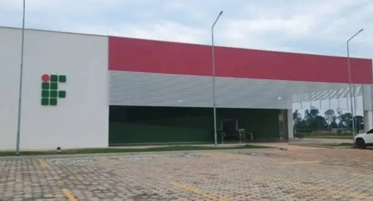 Campus Guajará-Mirim do IFRO seleciona colaboradores para curso de Manicure e Pedicure