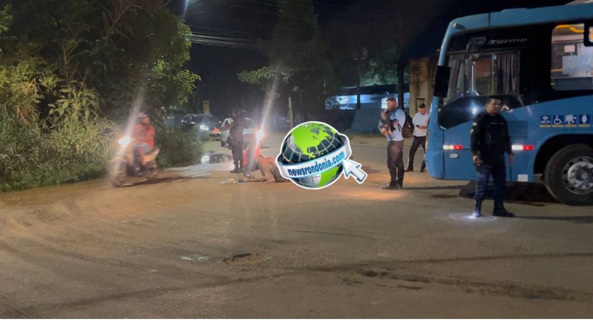 Colisão entre moto e ônibus deixa dois feridos na zona leste