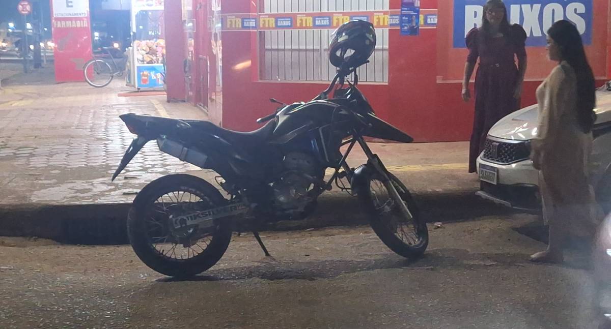 Colisão entre Onix e moto XRE deixa feridos na Avenida Mamoré