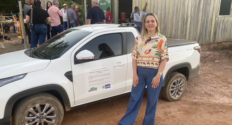 Com emenda de Cláudia de Jesus, associação rural de Jaru recebe veículo para reforçar agricultura familiar - News Rondônia
