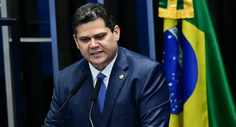 Congresso não admite ingerência em poderes do Brasil, diz Davi Alcolumbre