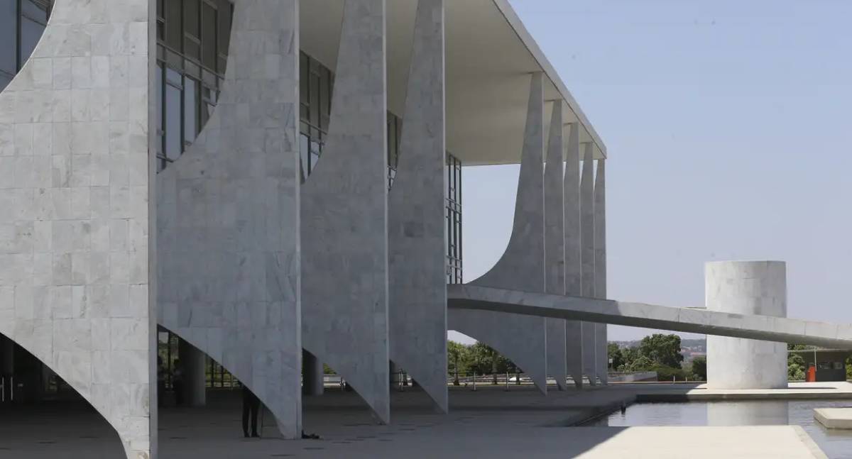 Decreto garante direito ao cuidado como trabalho essencial no Brasil