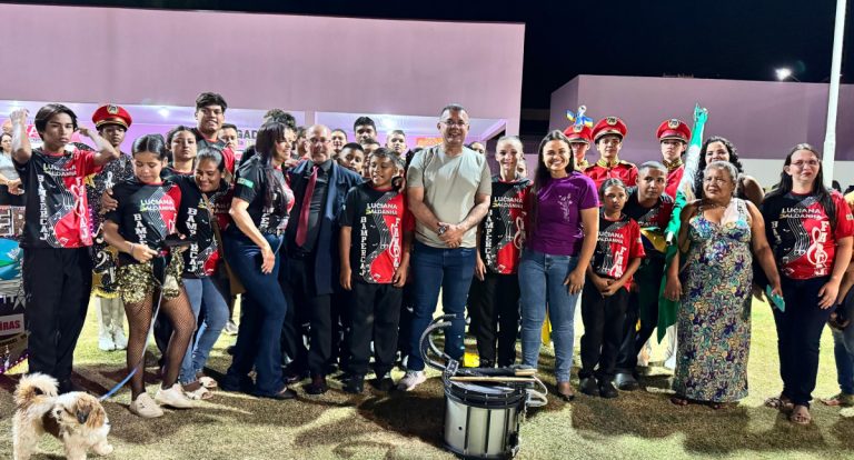 Deputada Dra. Taíssa prestigia fanfarra em Nova Mamoré a convite do prefeito Marcélio Brasileiro - News Rondônia