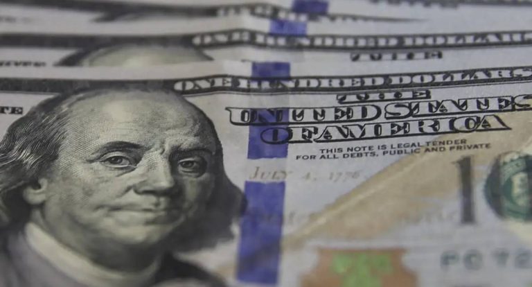 Dinheiro de brasileiros no exterior chega a US$ 654,5 bilhões em 2024