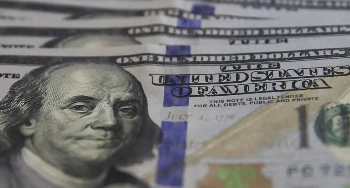 Dólar cai e Bolsa sobe em dia de alívio no mercado