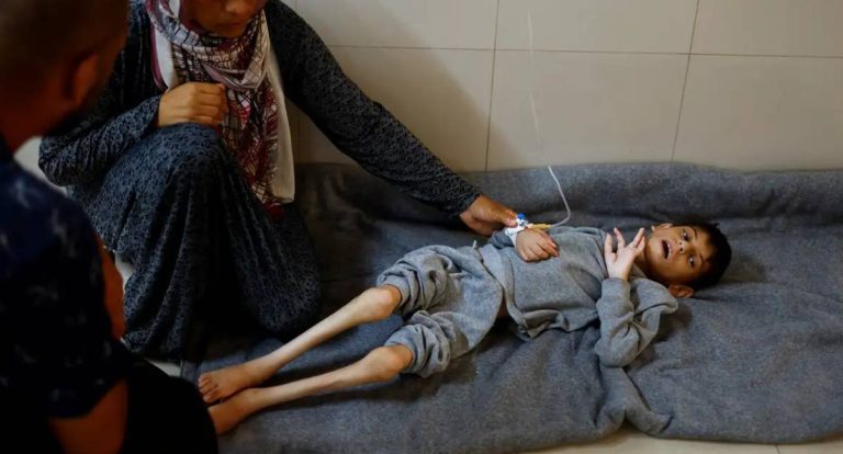 Gaza enfrenta crise de desnutrição infantil com escassez iminente de suprimentos essenciais