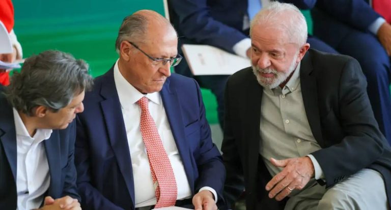 Governo Brasileiro agirá para reverter taxação dos EUA, diz Alckmin