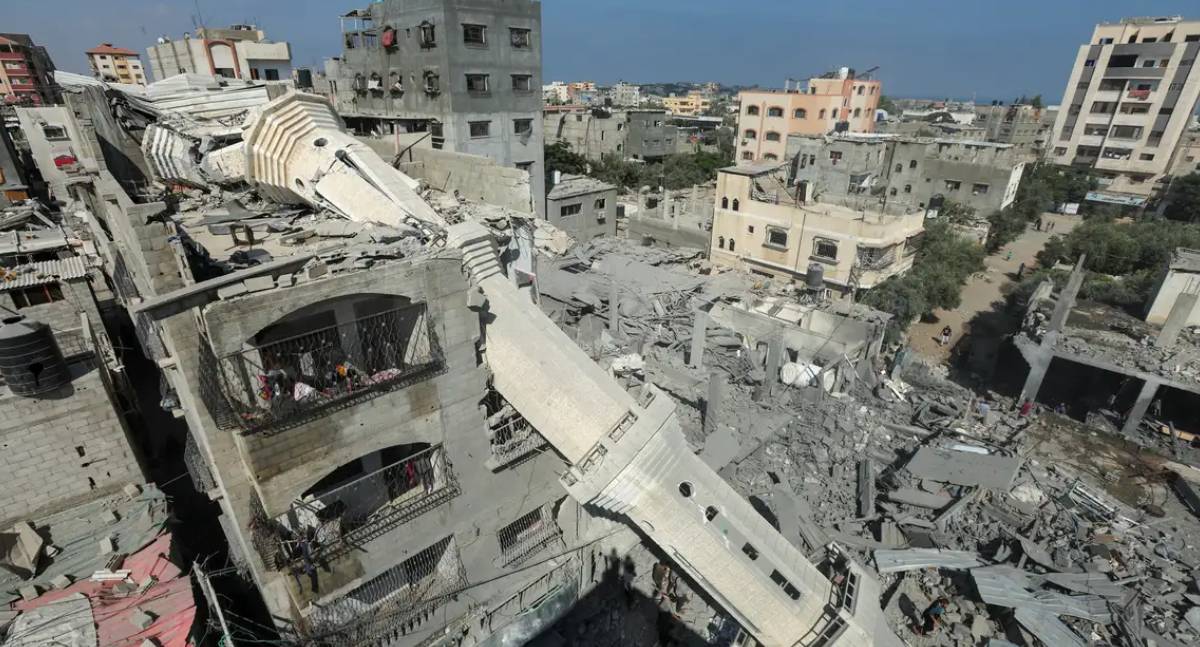 Israel mata 30 Palestinos em ataques a centro de Refugiados em Gaza