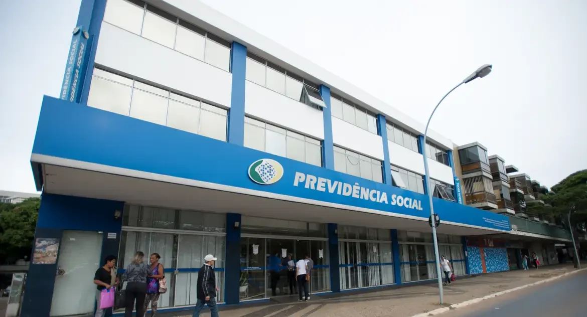 AGU propõe acordo ao STF para ressarcir aposentados por descontos indevidos a partir de 24 de julho