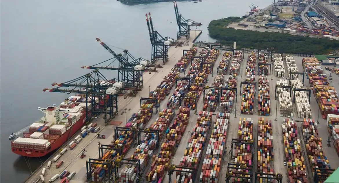 Mdic reduz projeção de superávit comercial brasileiro para US$ 50,4 bilhões em 2025