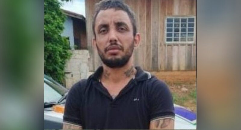 Homem é encontrado morto a tiros em via pública