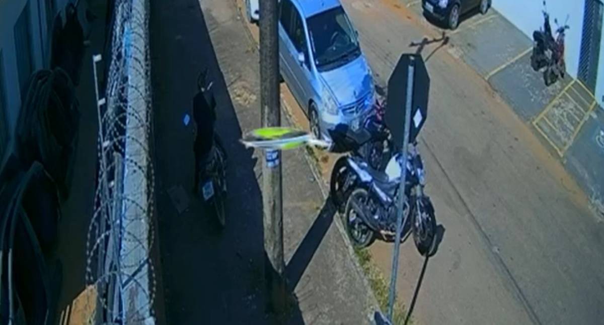 Ladrão filmado furtando moto é preso na zona sul