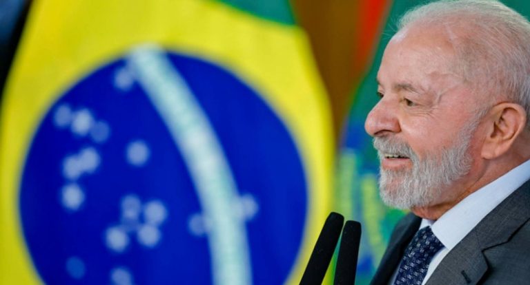 Lula anuncia comitê liderado por Alckmin para proteger economia brasileira após tarifas dos EUA