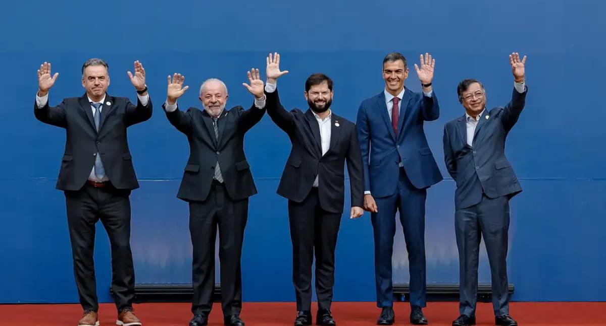 Lula e líderes convocam instituições em defesa da democracia