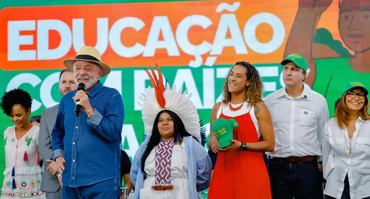 Lula reitera abertura ao diálogo com EUA, mas critica recusa de Trump em negociar tarifas