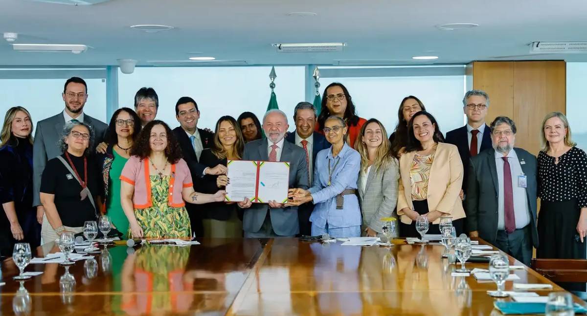 Lula sanciona Lei que proíbe testes de cosméticos em Animais