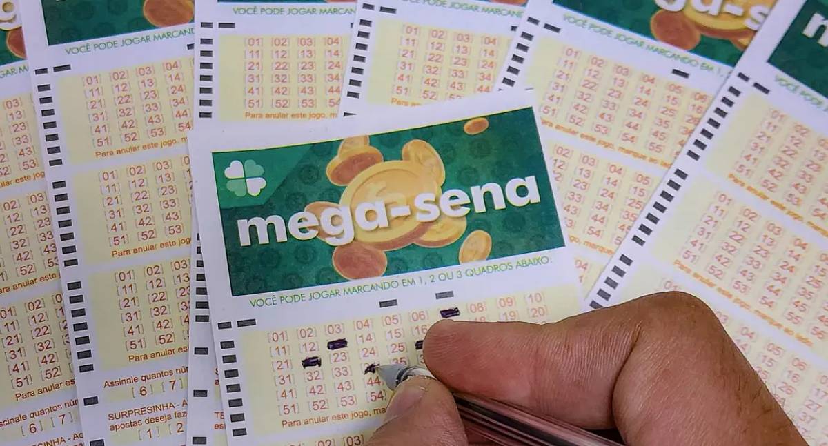 Mega-Sena acumula R$ 42 milhões e sorteia prêmio neste sábado