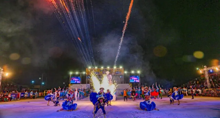 Mocidade Junina leva o brilho da juventude e o fogo sagrado ao Flor do Maracujá 2025