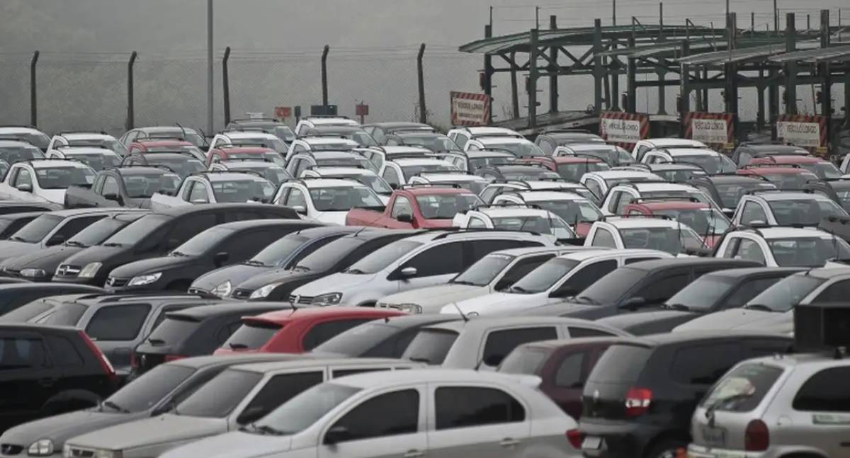 Montadoras disputam mercado de carros elétricos no Brasil
