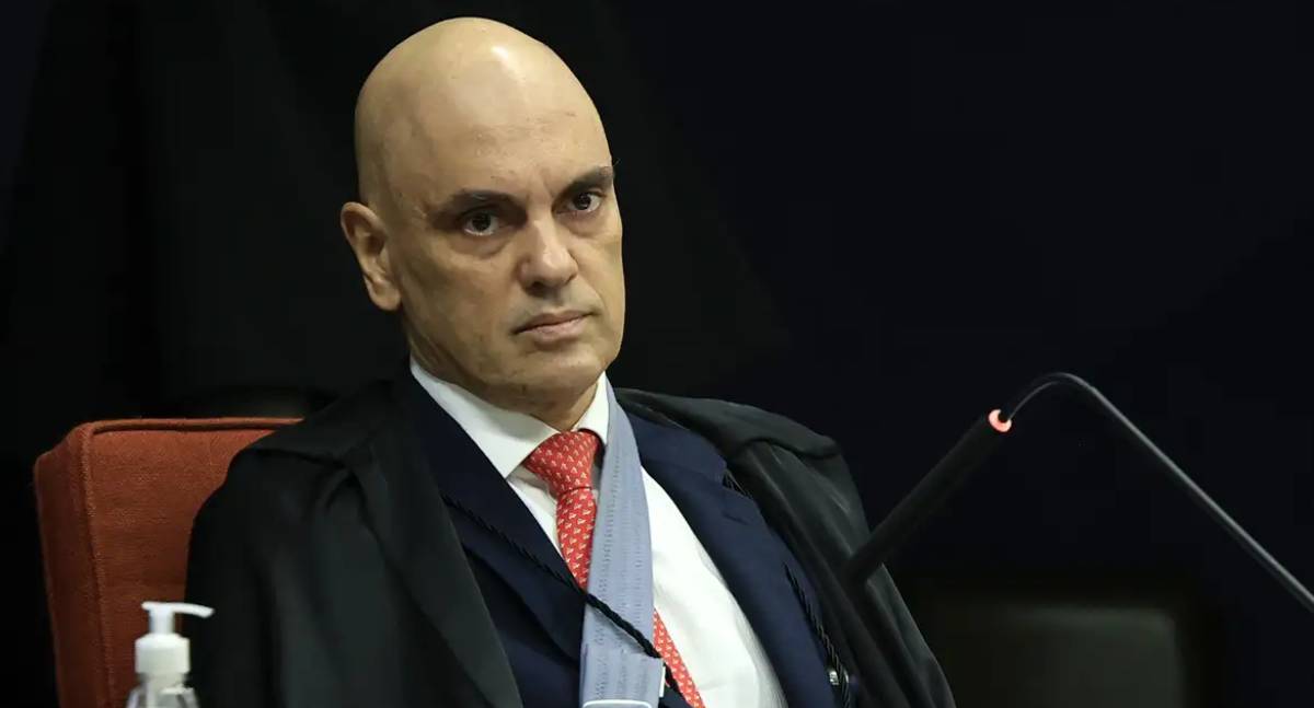 Moraes acusa Eduardo Bolsonaro de interferência em processo do STF e inclui vídeo em inquérito