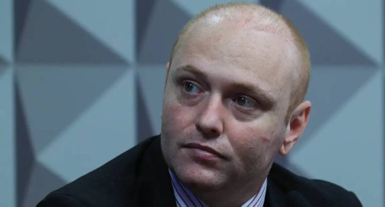 Moraes mantém prisão de Walter Delgatti após condenação por Invasão ao CNJ