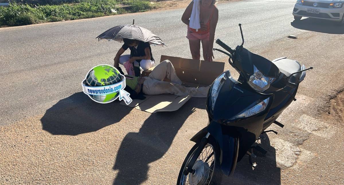 Motociclista cai ao passar por "tartaruga" de sinalização em Porto Velho