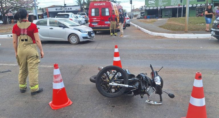 Motociclista fica ferido em acidente no cruzamento da Tiradentes com Jorge Teixeira, em Porto Velho